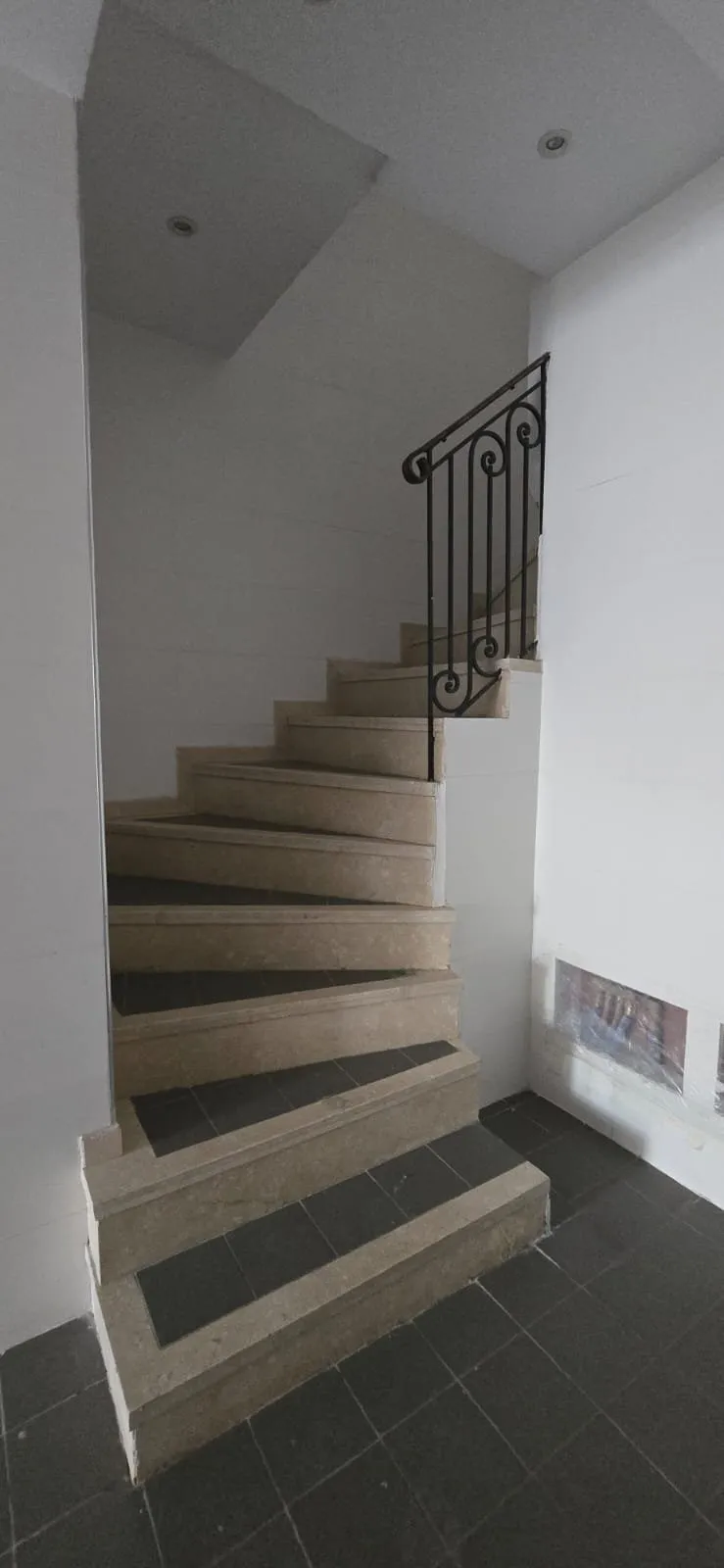 Local commercial de 150m2 à la location - Racine - الدار البيضاء (4)