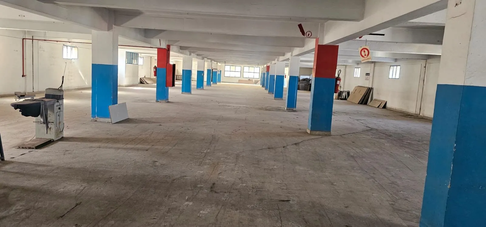 Hangar industriel de 1.400 m2 de surface utile a la location zone industrielle Lissasfa - الدار البيضاء (2)