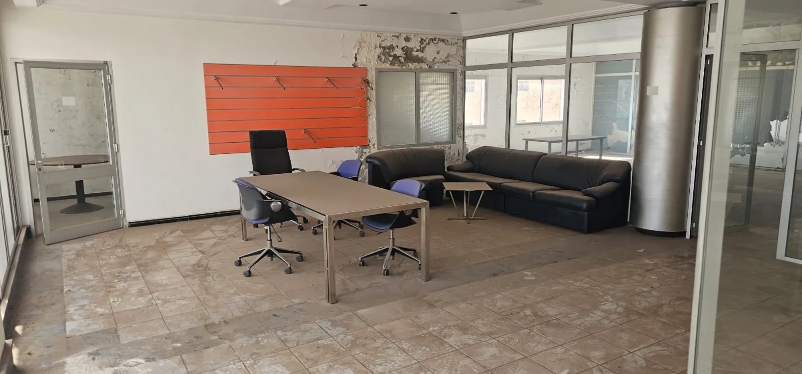 Hangar industriel EN ETAGE  de 1.400 m2 de surface utile a la location zone industrielle Lissasfa - الدار البيضاء (3)