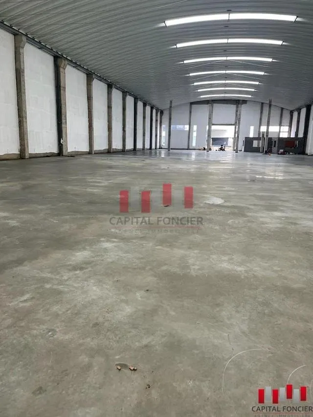 usine industrielle au sein du parc industriel de  sapino de 2400 m de surface couverte  a la location idéal pour production ou stockage - الدار البيضاء (2)