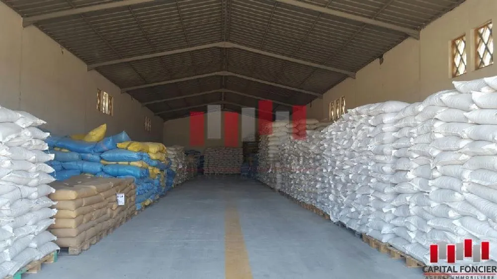 Local_industriel de 1200 m2 coté parc industriel de sapino a la location - الدار البيضاء (4)