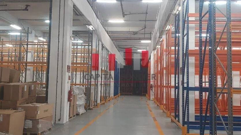 Hangar industriel de 5.000 m en plein bld mly ismail ain sebaa a la location idéal pour stockage ou production - الدار البيضاء
