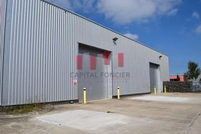 Hangar industriel de 700 m2 exclusivement pour du stockage a la location a ain sebaa - الدار البيضاء (2)