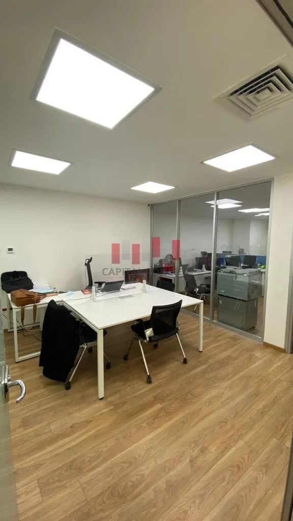 Local commercial de 325m2 à la location Bd Mly Youssef - الدار البيضاء (2)