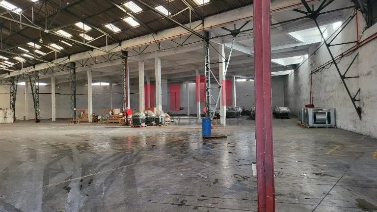 Unité industrielle de 4.650 m2 de surface couverte a la location  a ain sebaa  idéal pour stockage uniquement - الدار البيضاء