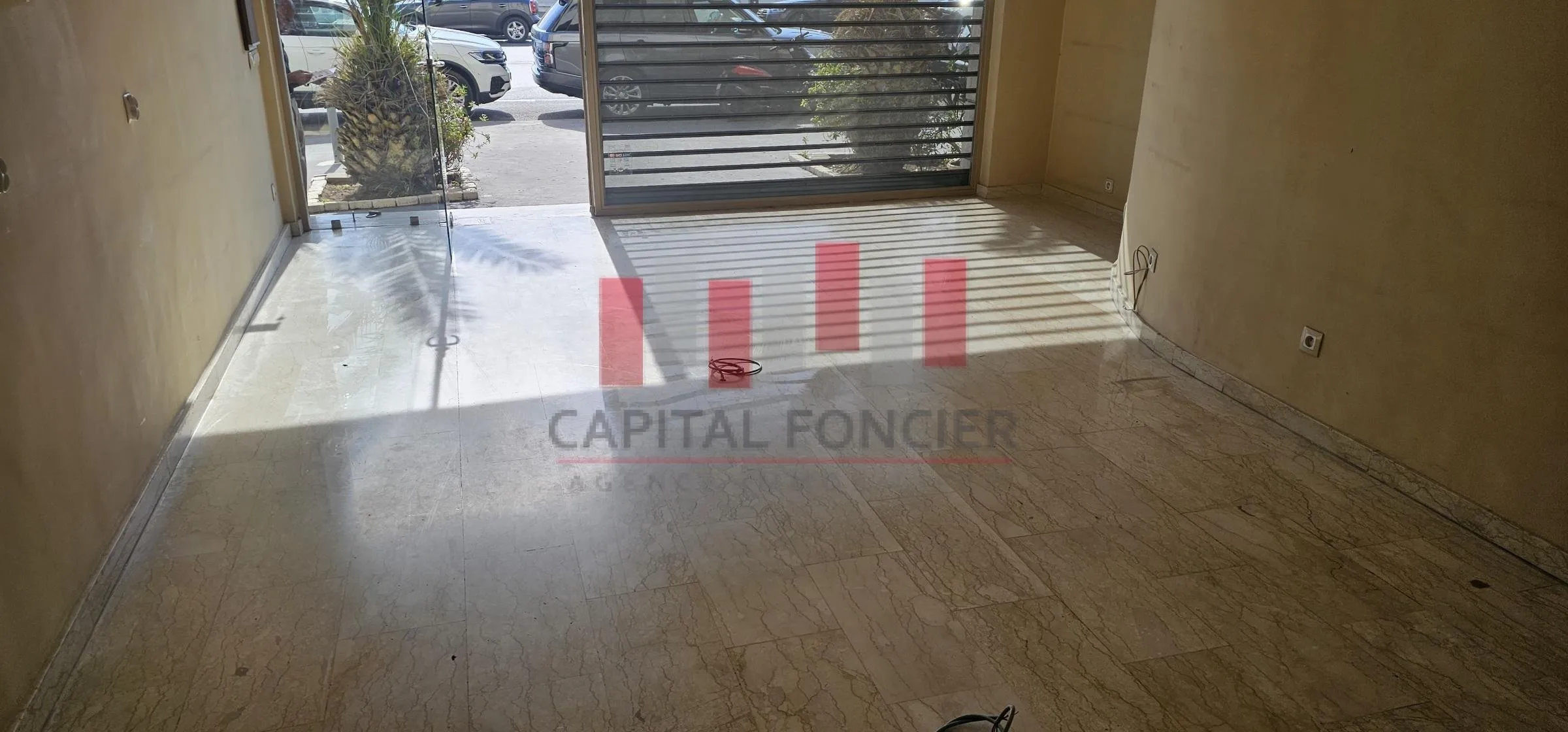 Local commercial premium de 52 m2 en plein quartier Racine coté ONOMO a la location Visibilité extrème - الدار البيضاء (3)