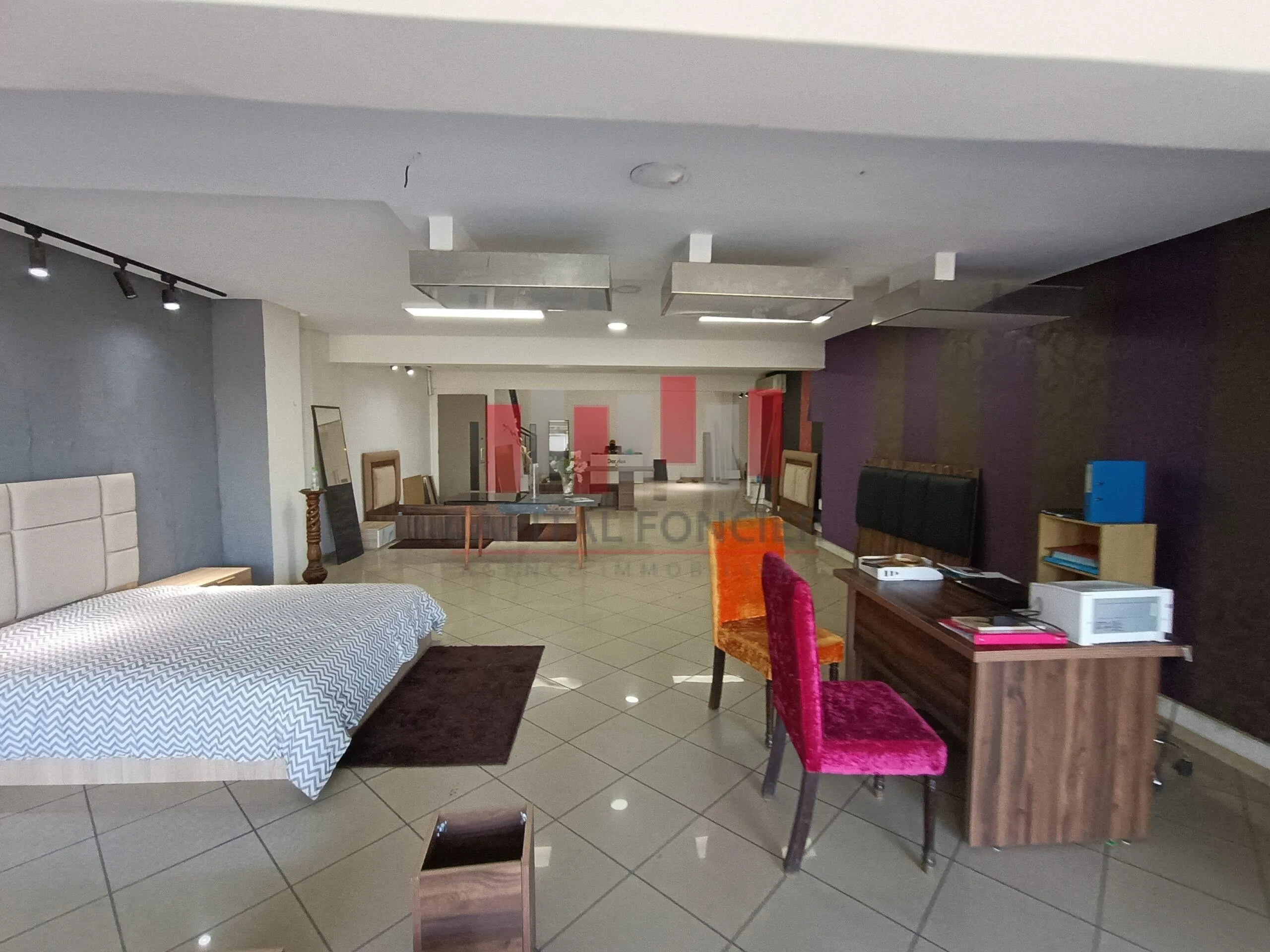 Local commercial 277m2 à la location Bd Oum Rabiî - الدار البيضاء