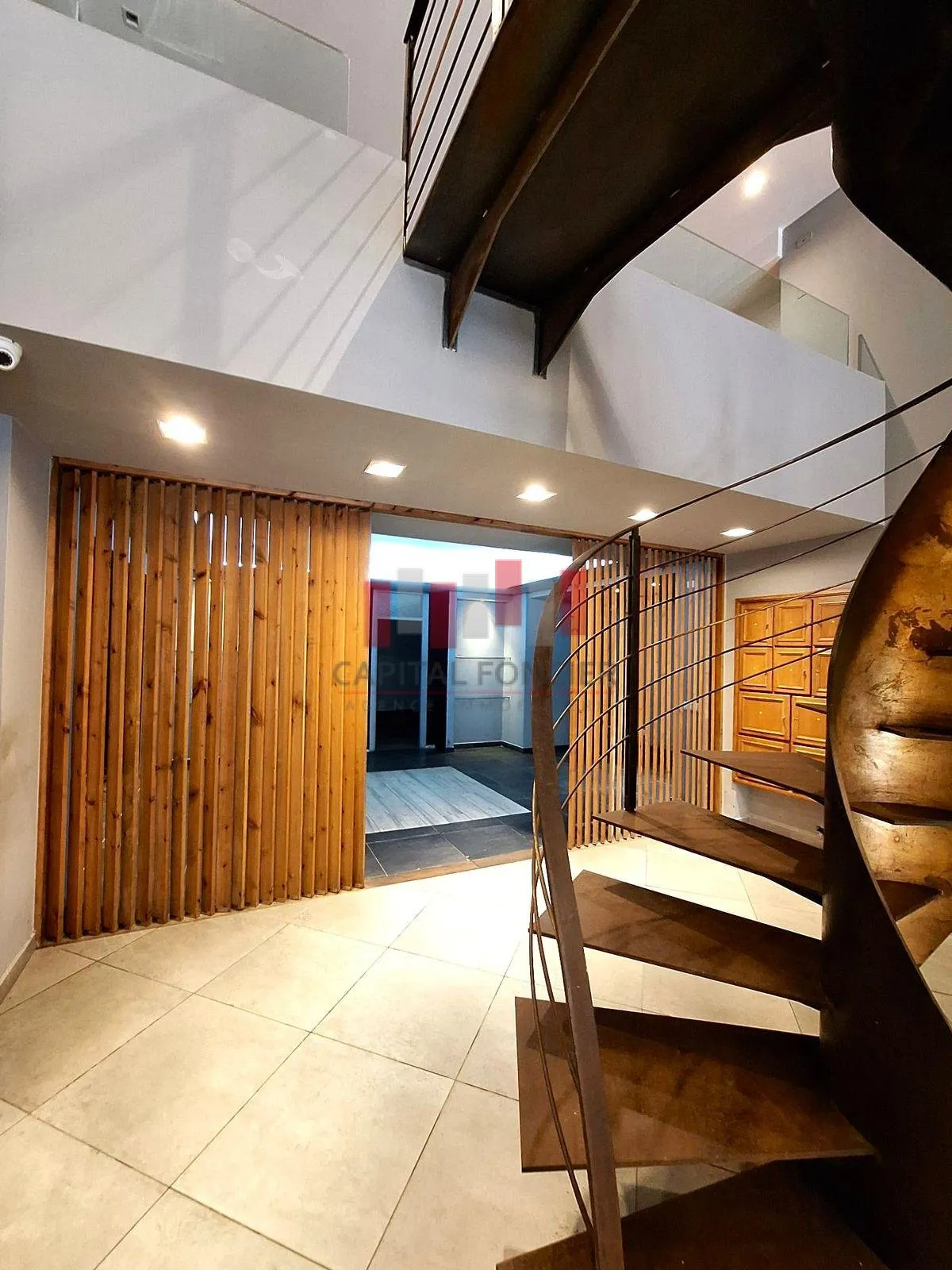 Local commercial premium de 220m2 à la location Bd Zerktouni - الدار البيضاء (3)