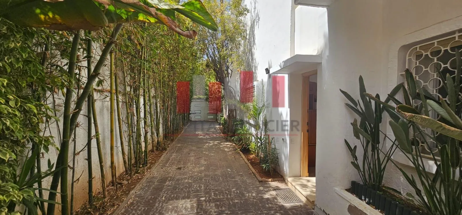 Villa a usage professionnel de 400 m2 uitile en plein quartier Anfa a la location - الدار البيضاء (2)