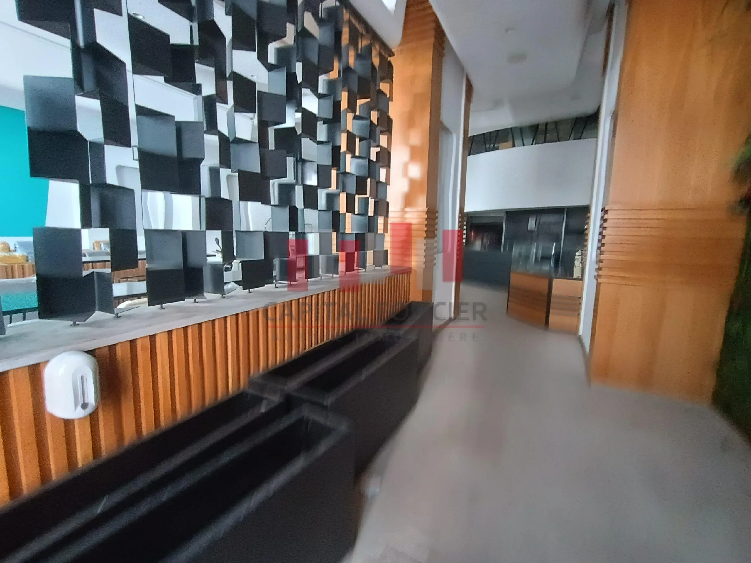 Restaurant équipé de 420m2 à la location Racine 12m linéaires de façade - الدار البيضاء (2)
