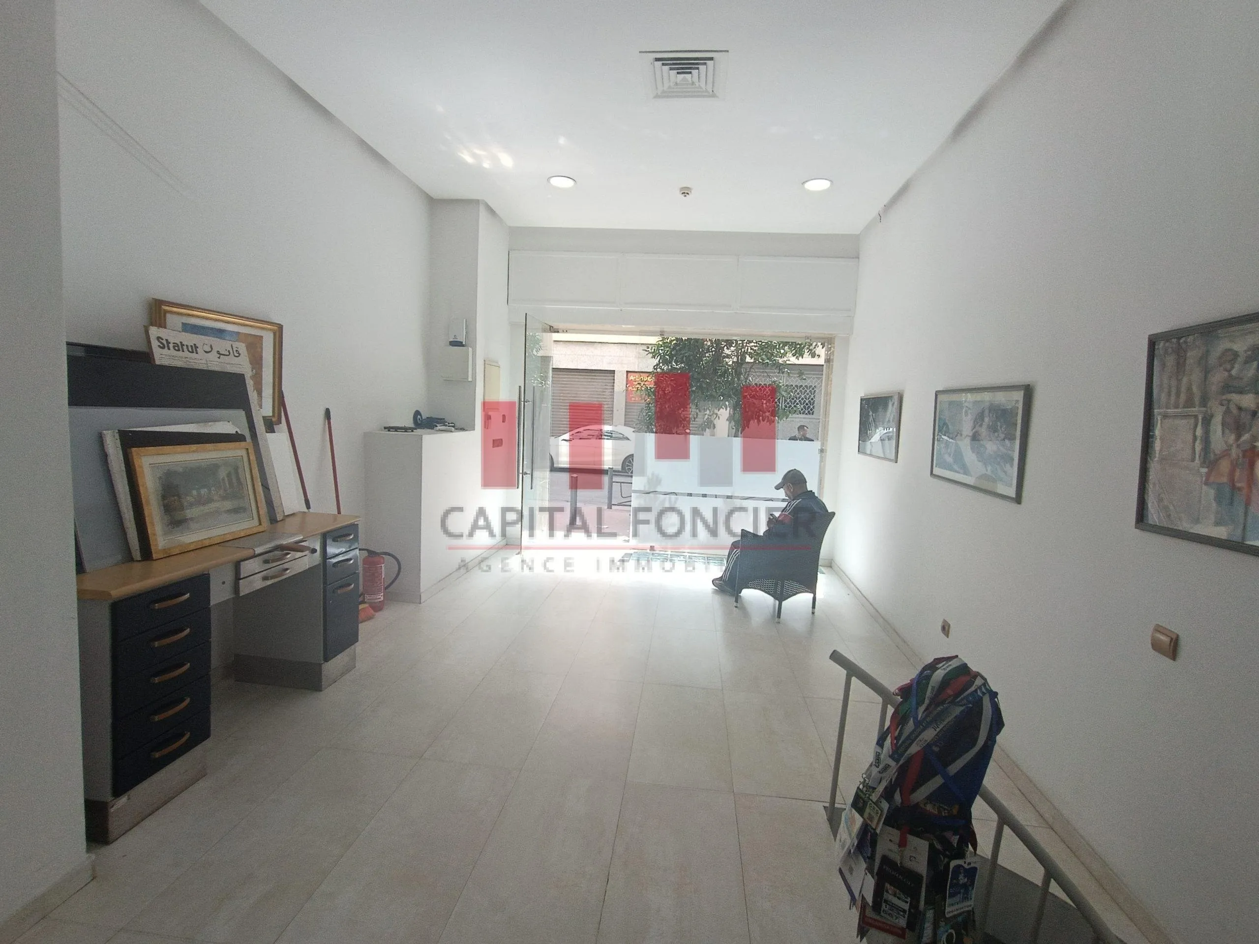 Local commercial de 140m2 à la location RACINE - الدار البيضاء (2)