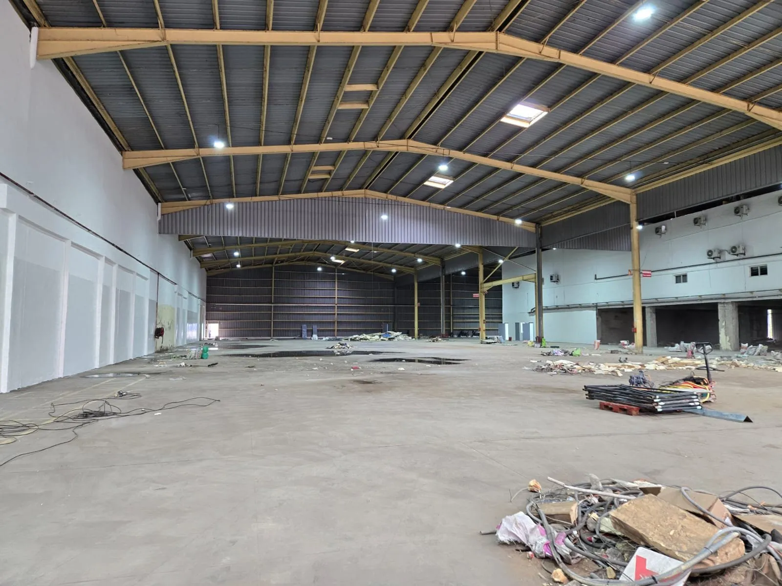 Local_industriel 2400 m2 parc industriel sécurisé a ain sebaa a la location - الدار البيضاء