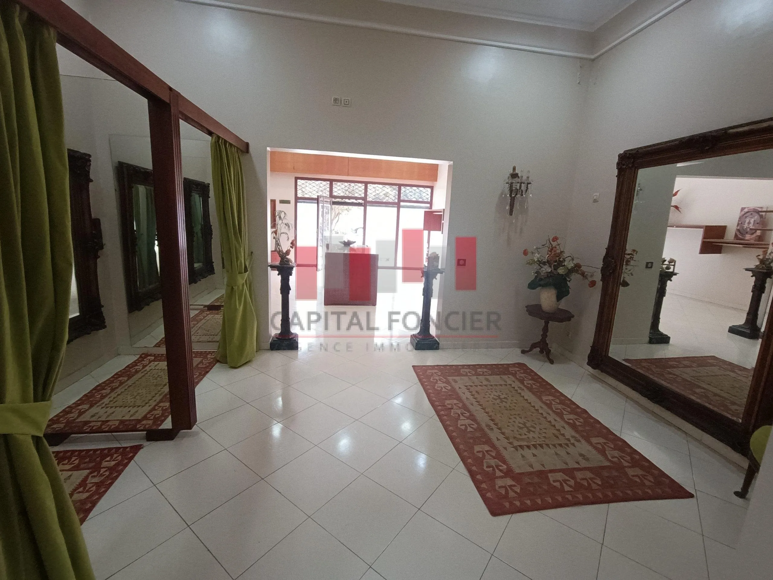 Local commercial de 102m2 parallèle au Bd Ghandi à la location - الدار البيضاء (3)