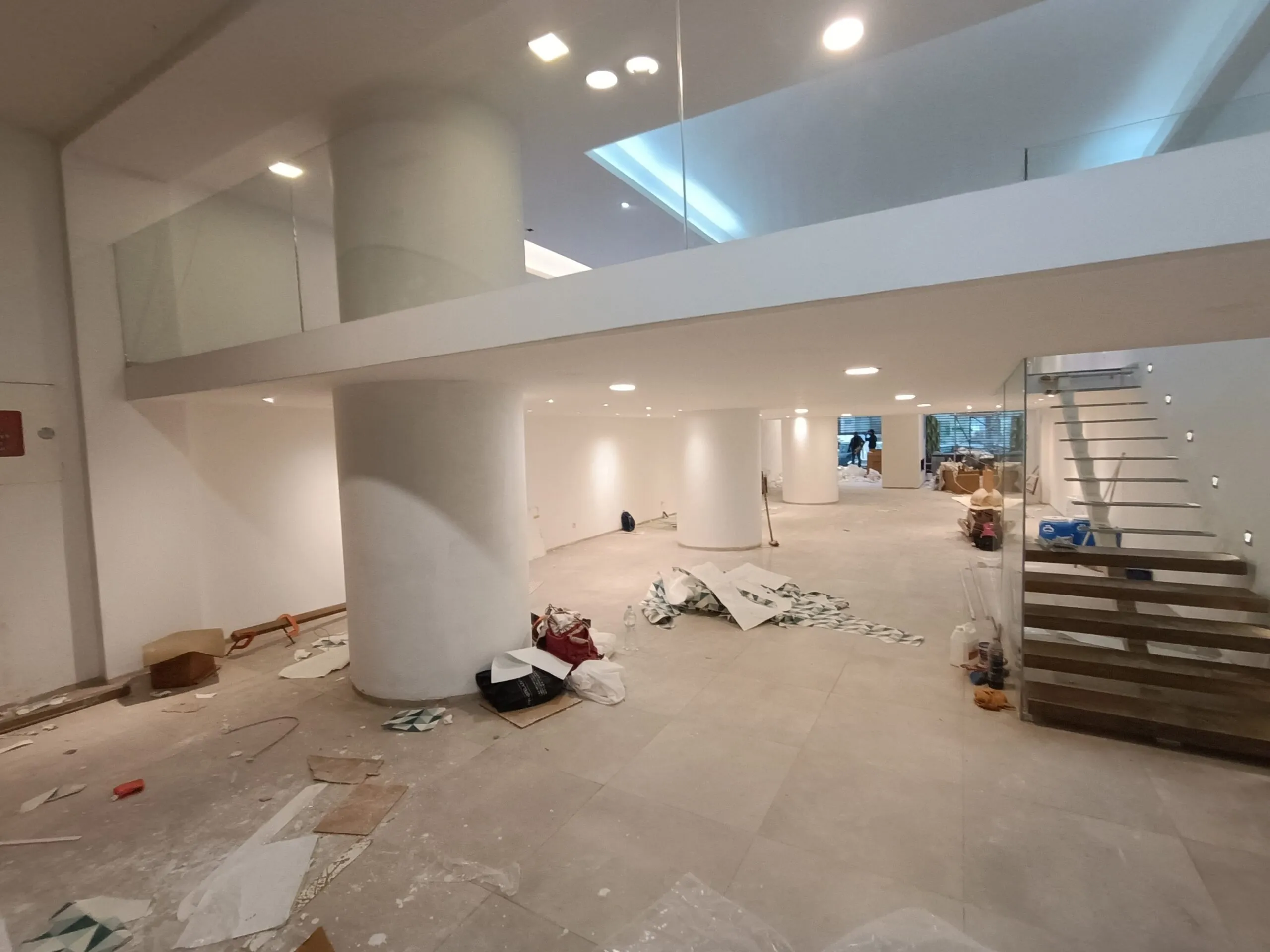 Local commercial premium de 410m2 à location Triangle D'or - الدار البيضاء (2)
