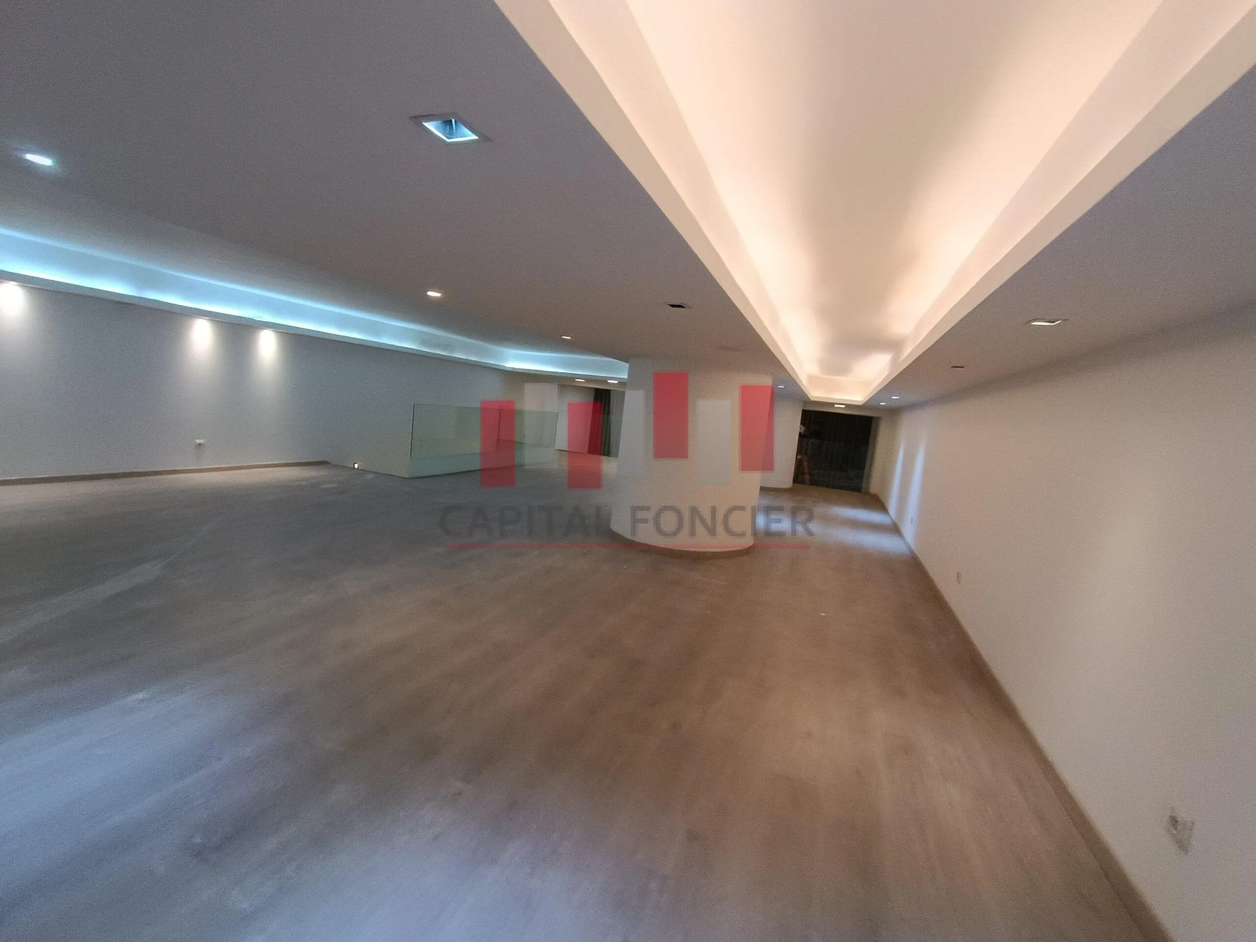 Local commercial premium de 410m2 à location Triangle D'or - الدار البيضاء (4)