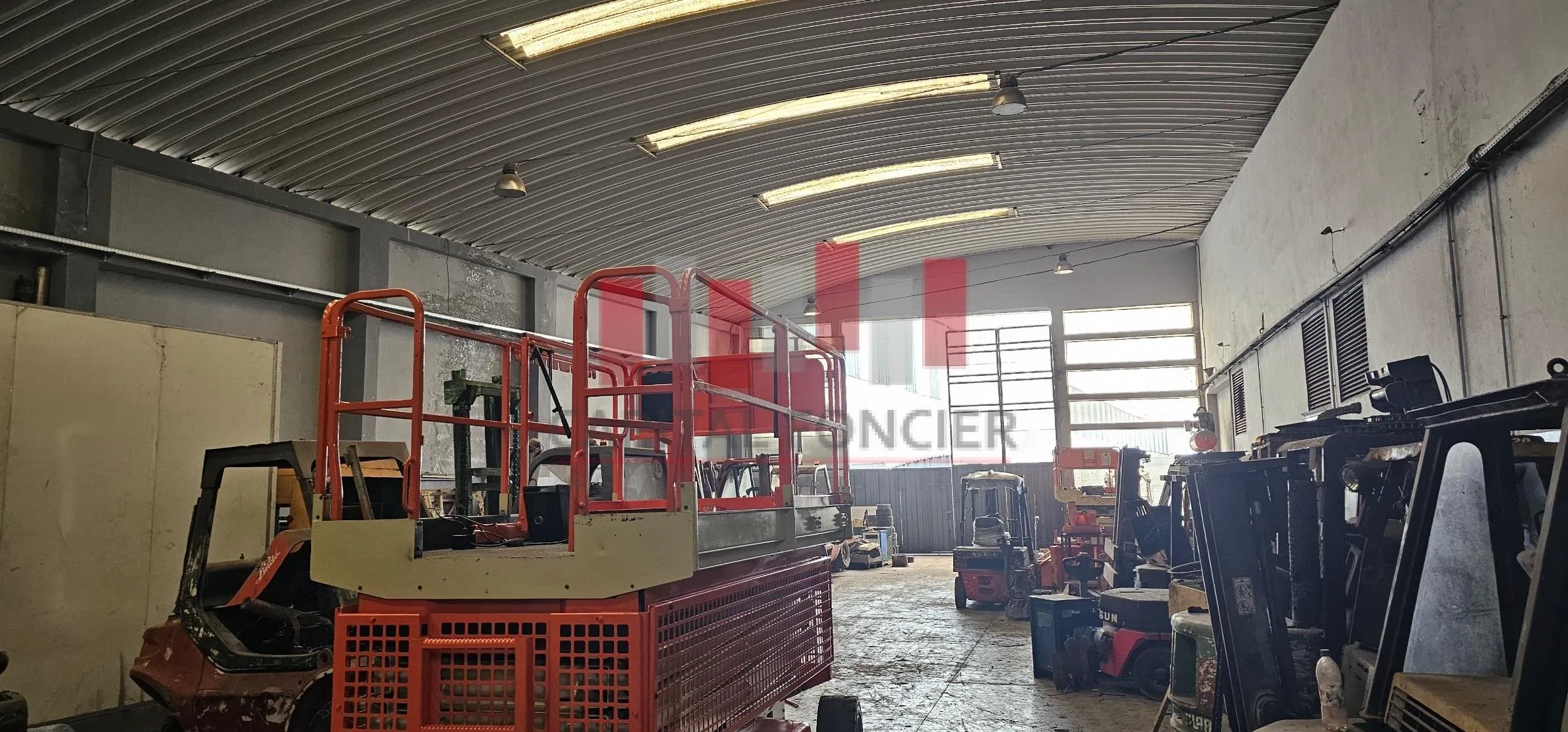 Hangar industriel de 1200 m de surface idéal pour production ou stockage a ain sebaa ( Coté Mc do bld mly ismail ) a la location - الدار البيضاء (2)