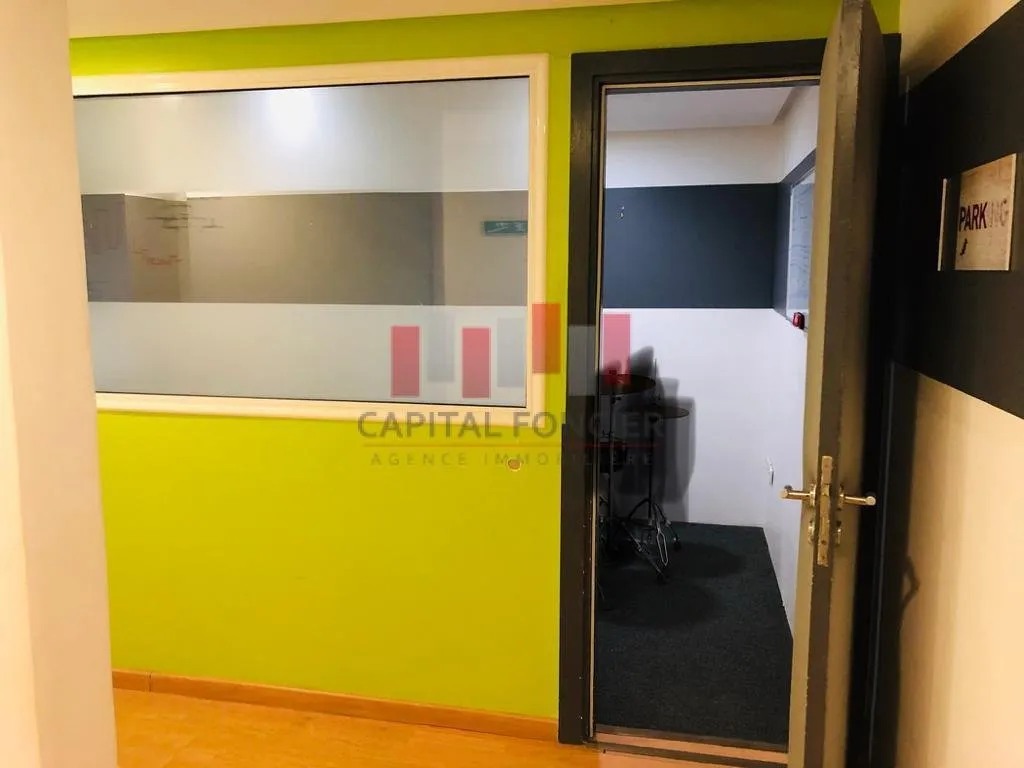 Local commercial premium de 200 m2 bld ghandi  a la location idéal pour dentiste , showroom , cabinet architecte ....etc - الدار البيضاء (3)