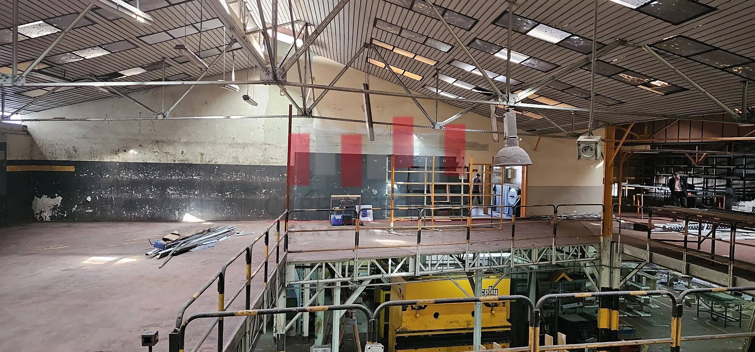 Hangar industriel de 1800 m de surface idéal pour production ou stockage a ain sebaa a la location - الدار البيضاء (3)