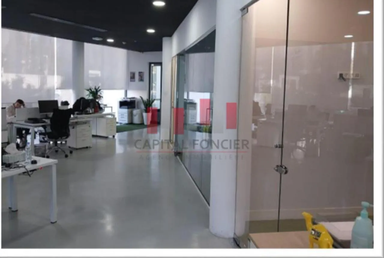 Villa a usage professionnelle de 1.200 m de surface utile a la location en plein quartier Anfa - الدار البيضاء
