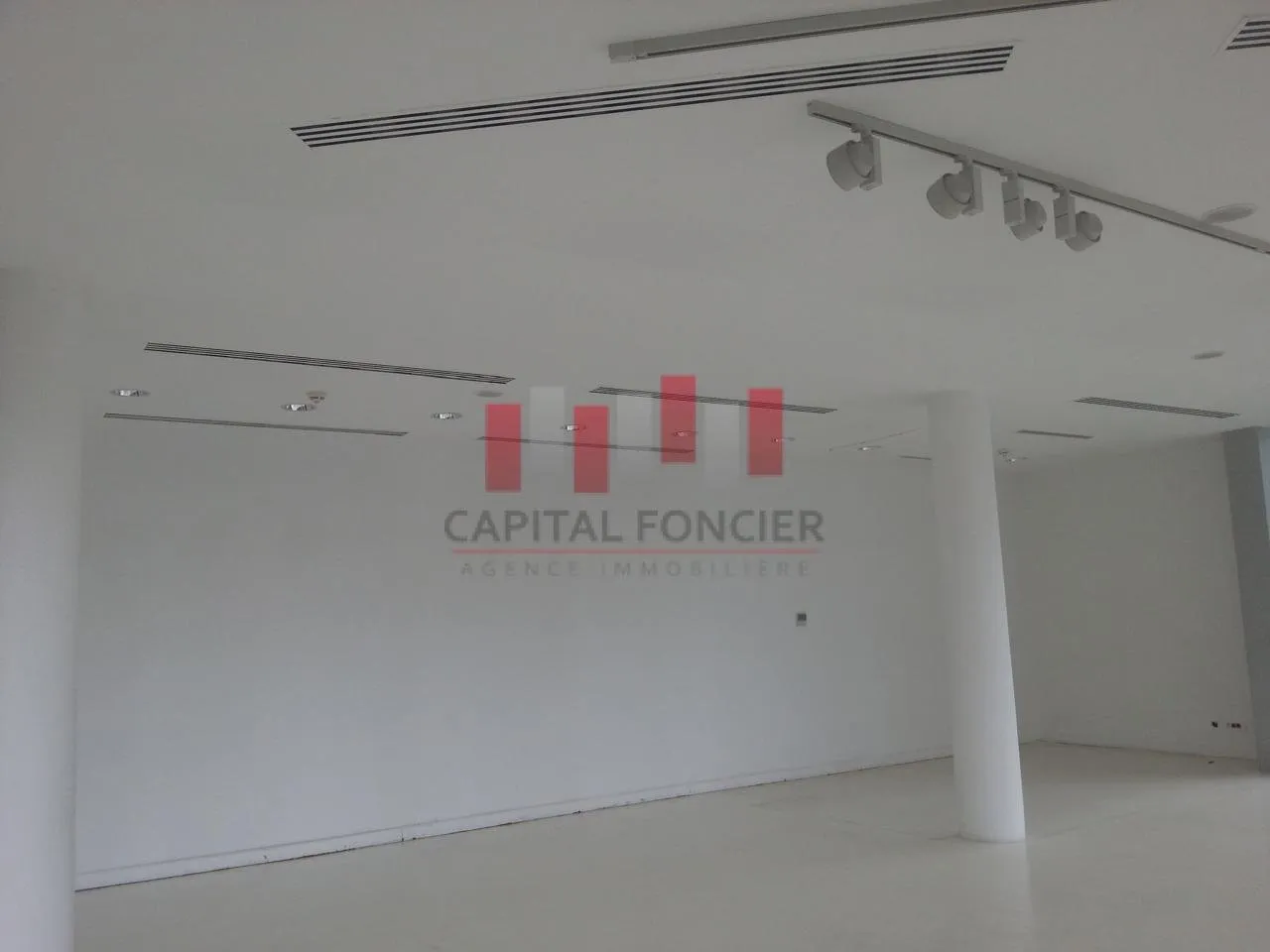 Villa a usage professionnelle de 1.200 m de surface utile a la location en plein quartier Anfa - الدار البيضاء (4)
