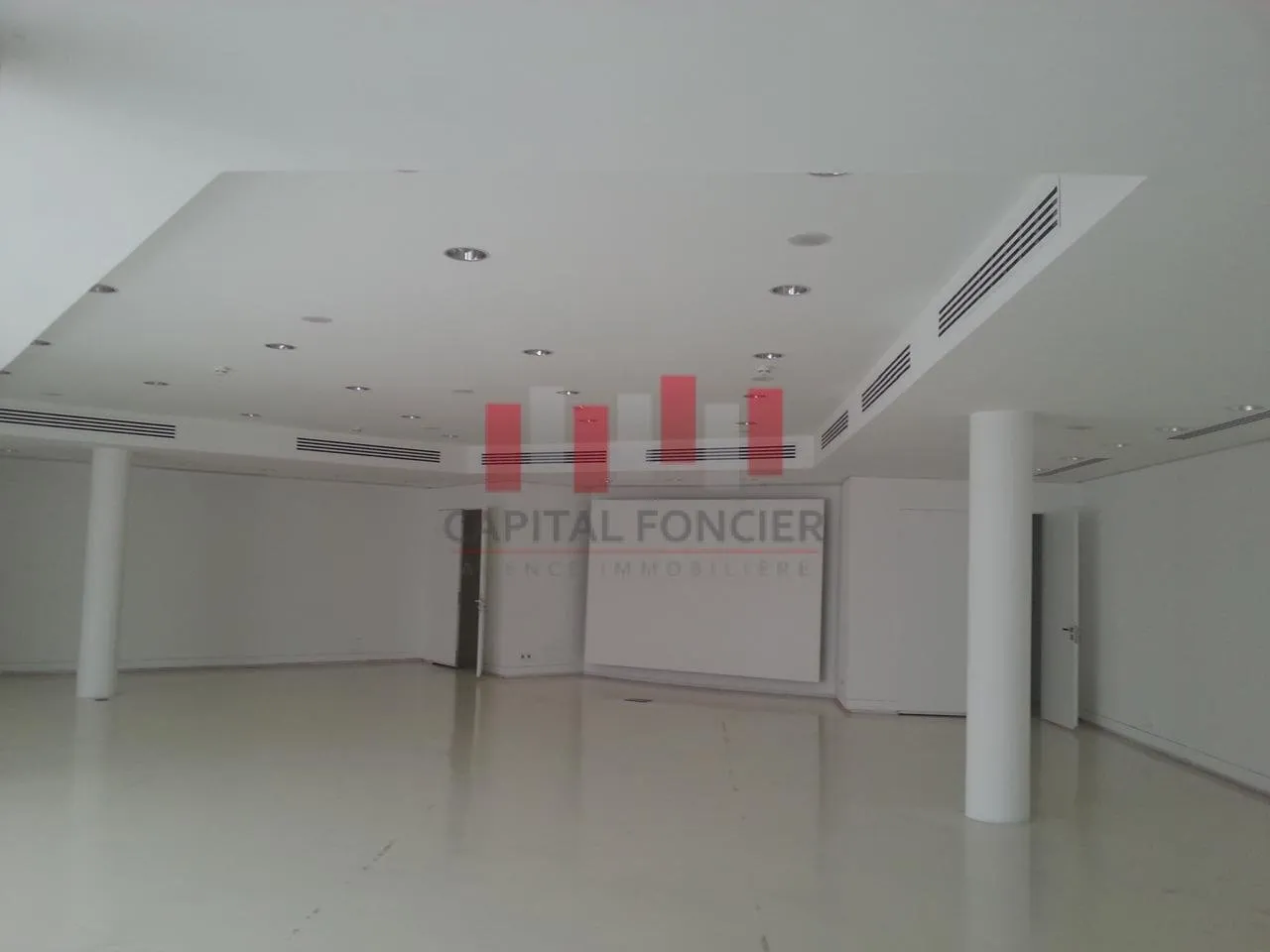 Villa a usage professionnelle de 1.200 m de surface utile a la location en plein quartier Anfa - الدار البيضاء (3)