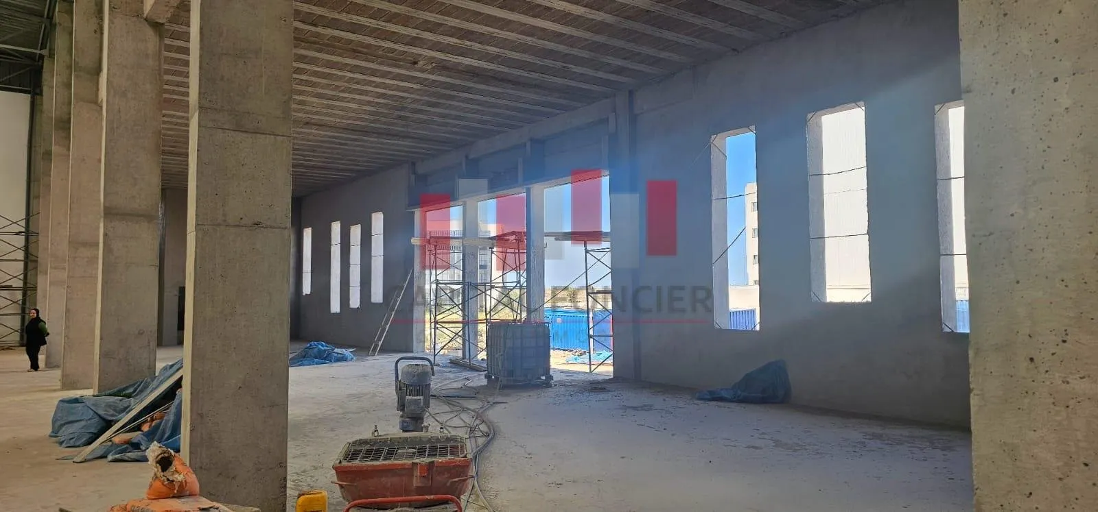 Hangar industriel de 1670 m2  idéal pour la logisitique et stockage a la location zone industrielle lissasfa accès autoroutier immédiat - الدار البيضاء (2)