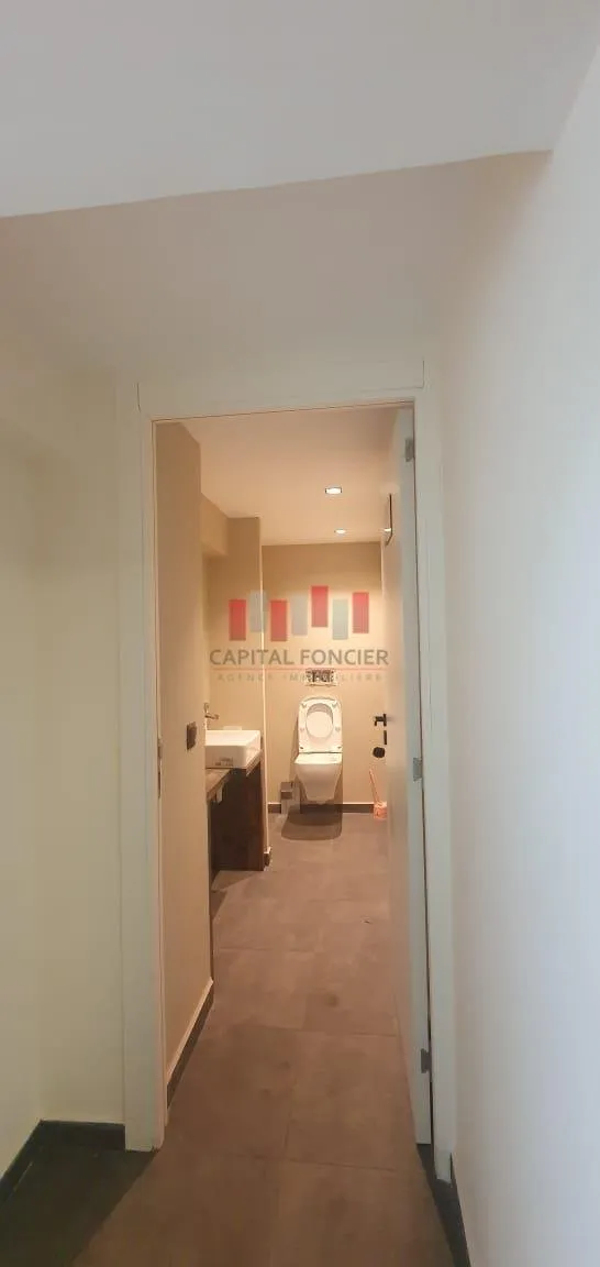 Splendide local commercial de 220m2 à la location dans une rue passante à Gauthier - الدار البيضاء (4)