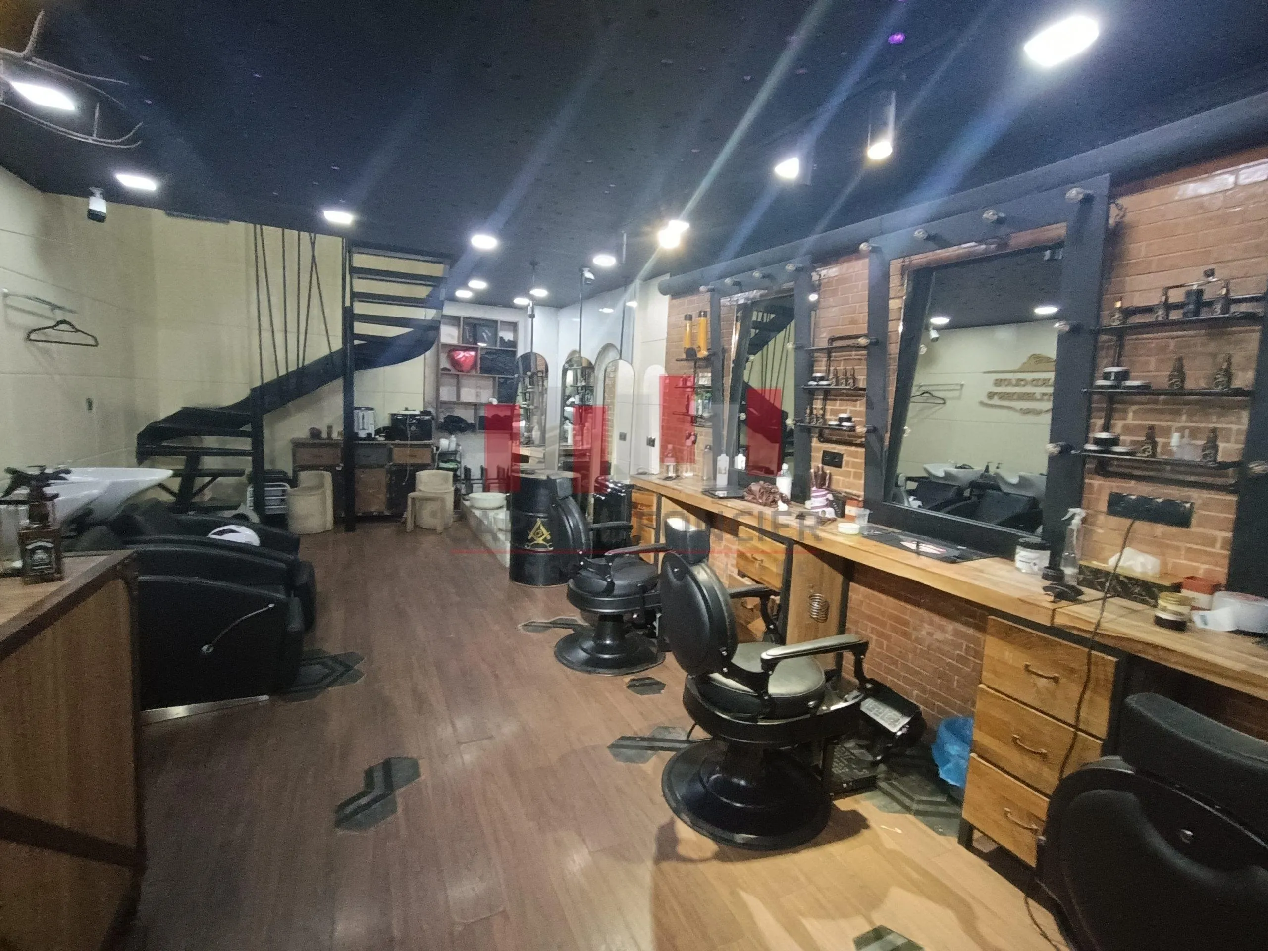Local commercial de 80m2 à la location dans une rue huppée à Racine - الدار البيضاء