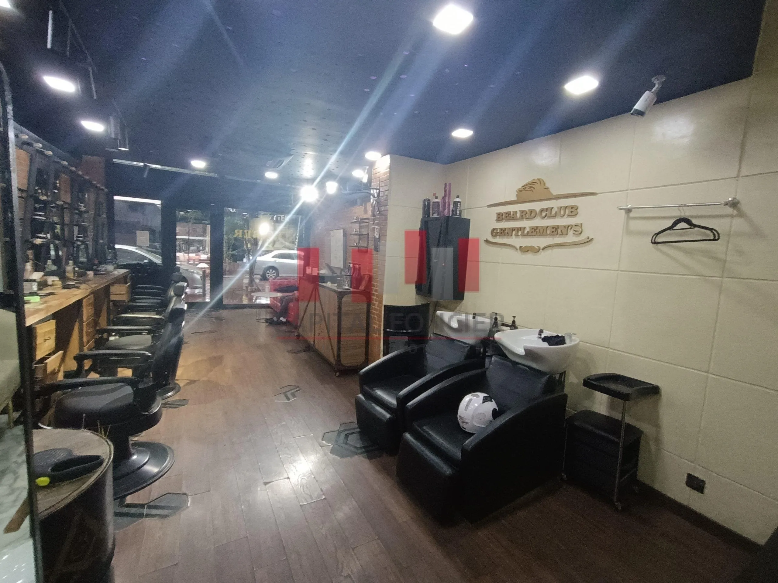 Local commercial de 80m2 à la location dans une rue huppée à Racine - الدار البيضاء (4)