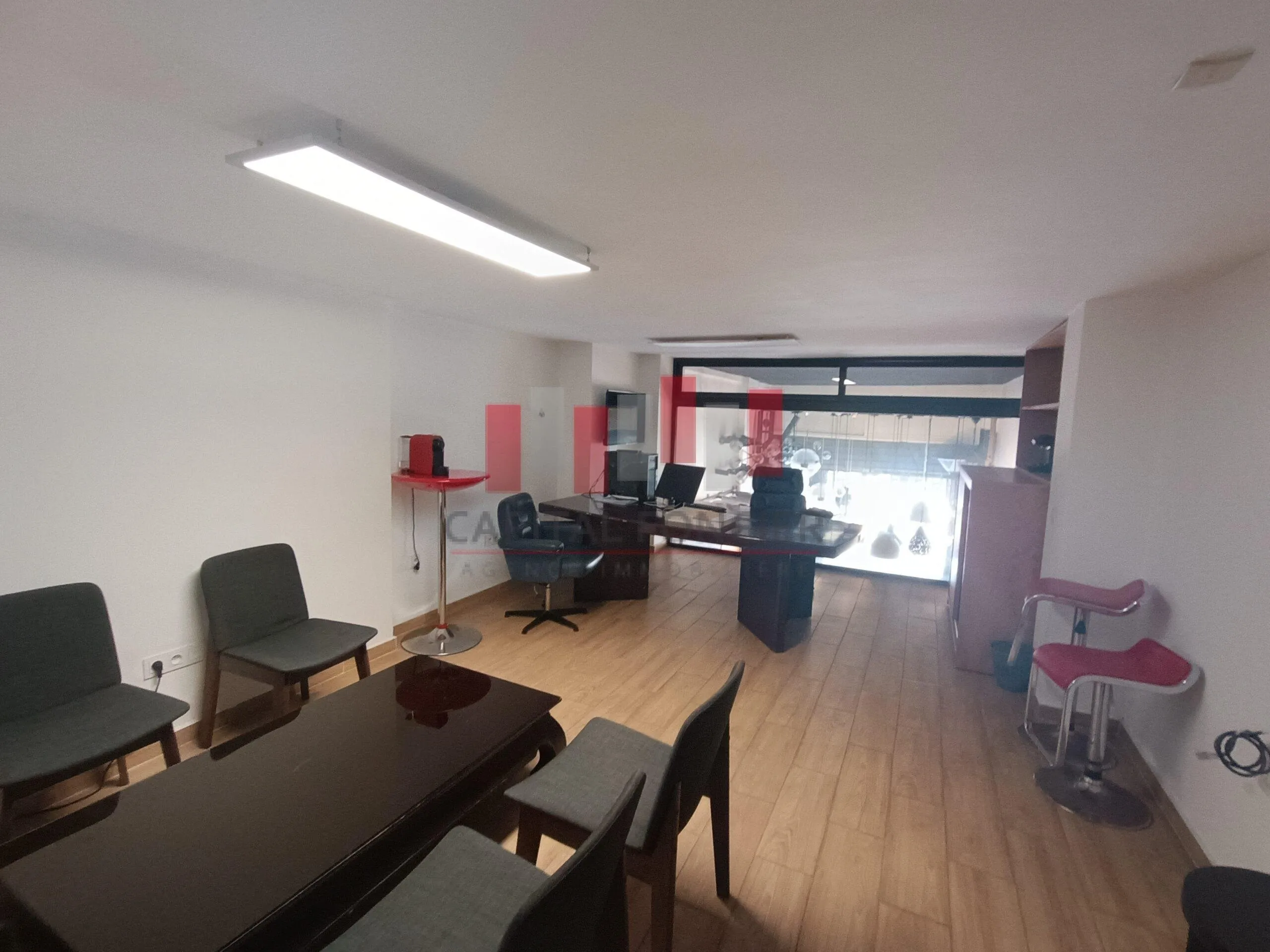 Local commercial de 136m2 à la vente Bd Yacoub Mansour - الدار البيضاء (3)
