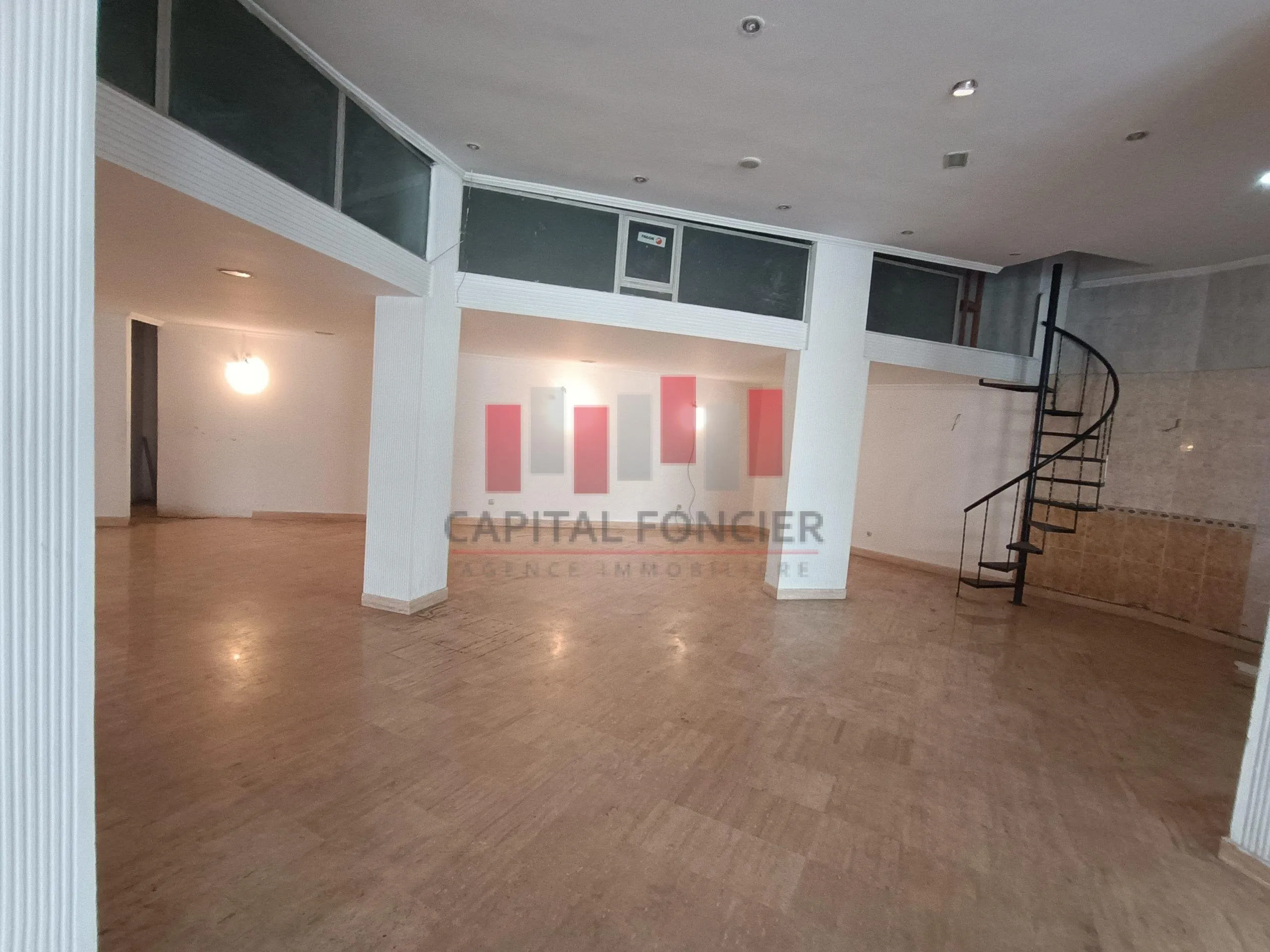 Local commercial de 251m2 à la location avec une excellente visibilité Bd Roudani - الدار البيضاء