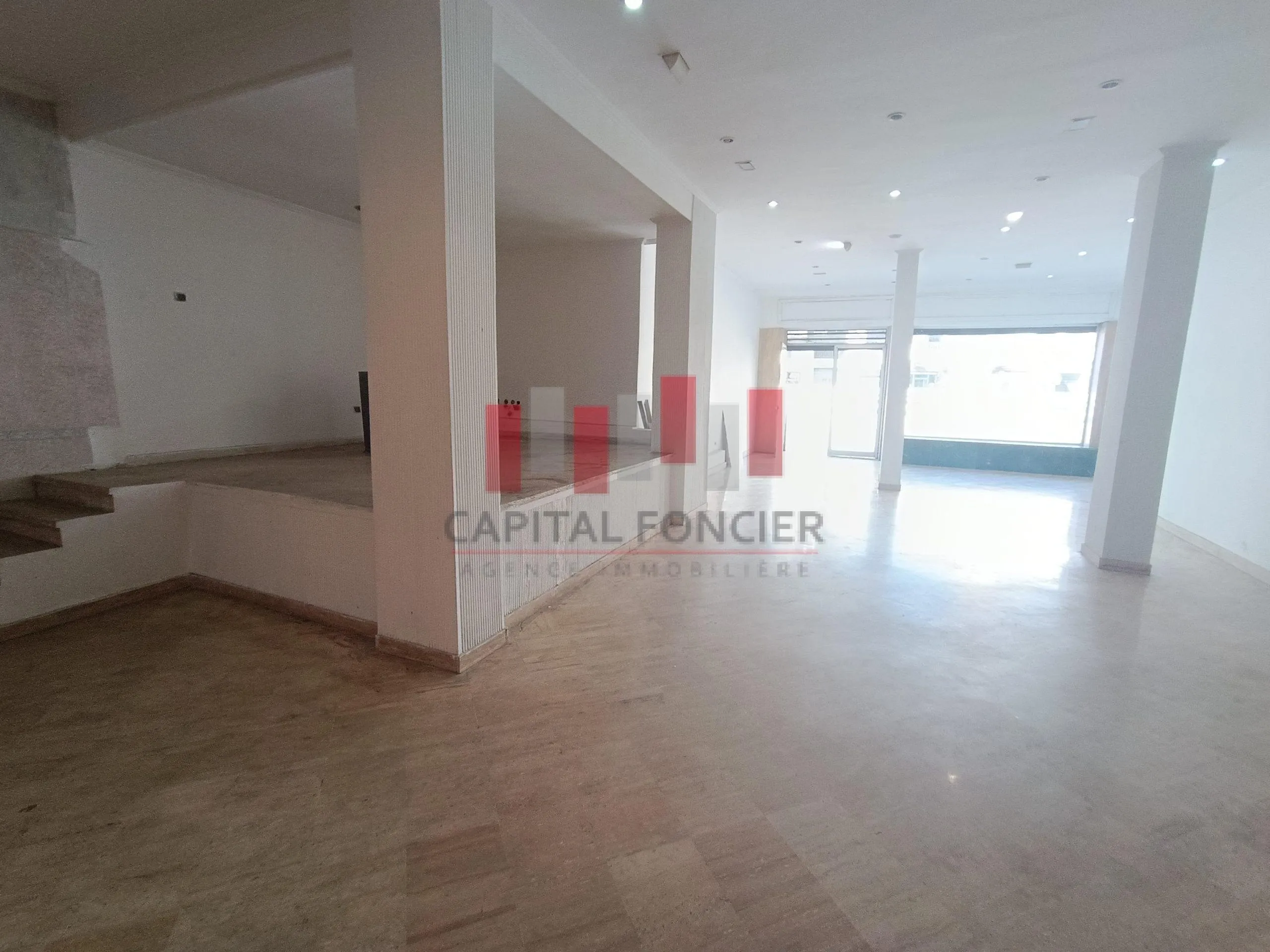 Local commercial de 251m2 à la location avec une excellente visibilité Bd Roudani - الدار البيضاء (3)