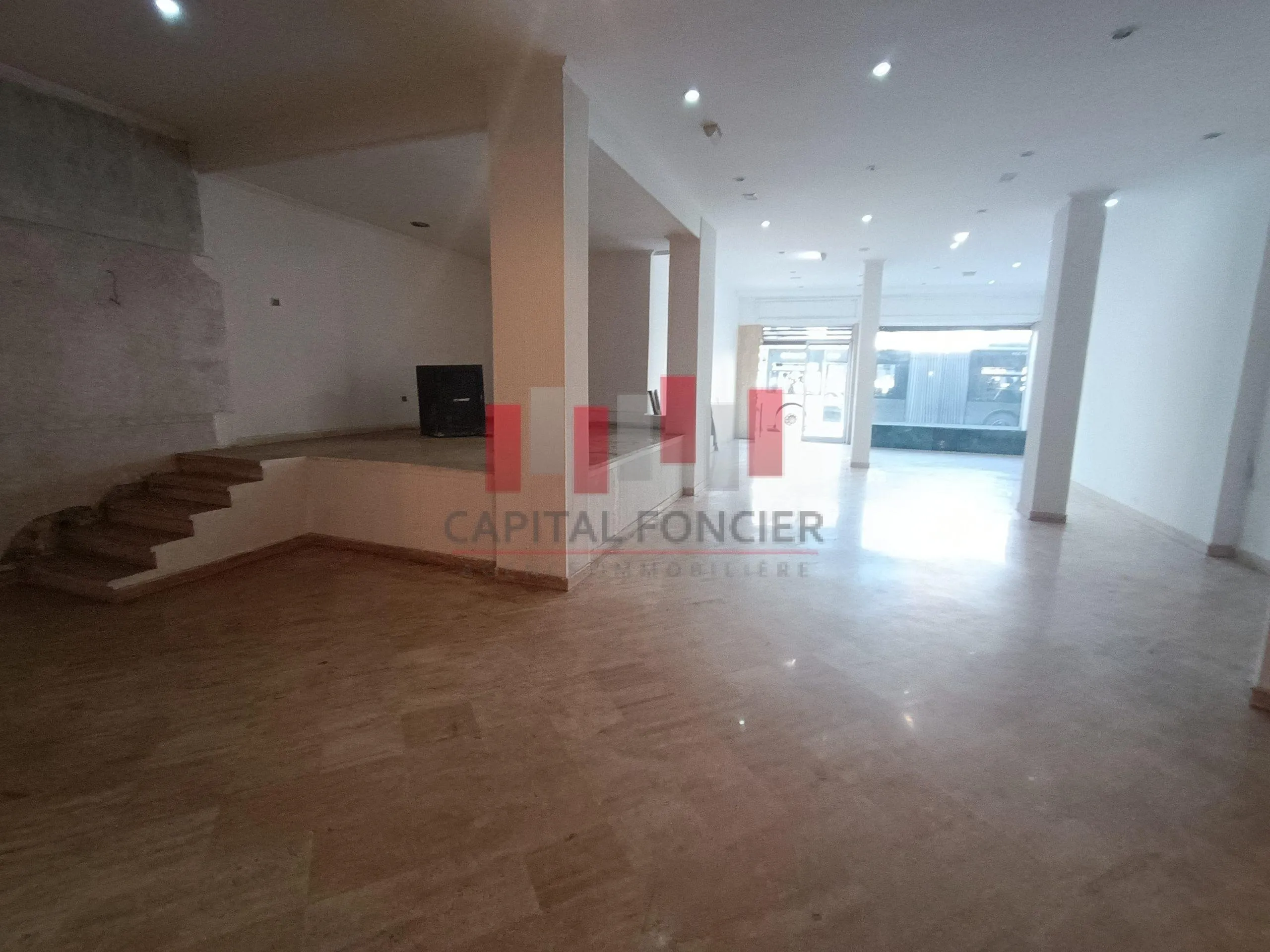 Local commercial de 251m2 à la location avec une excellente visibilité Bd Roudani - الدار البيضاء (4)