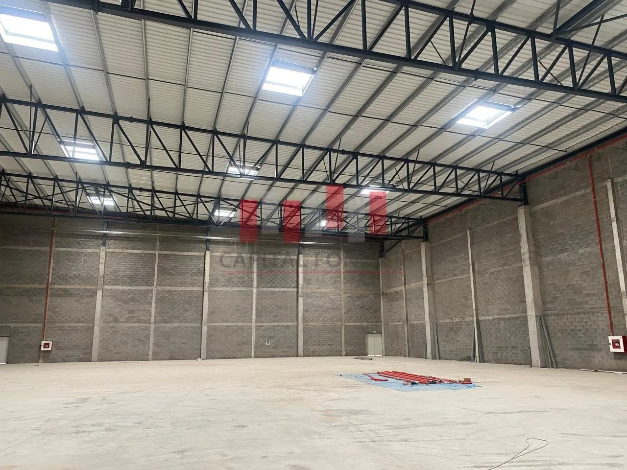 Hangar industriel neuf aux normes internationales  de 1.900 m de surface utile a la location a ain sebaa - الدار البيضاء