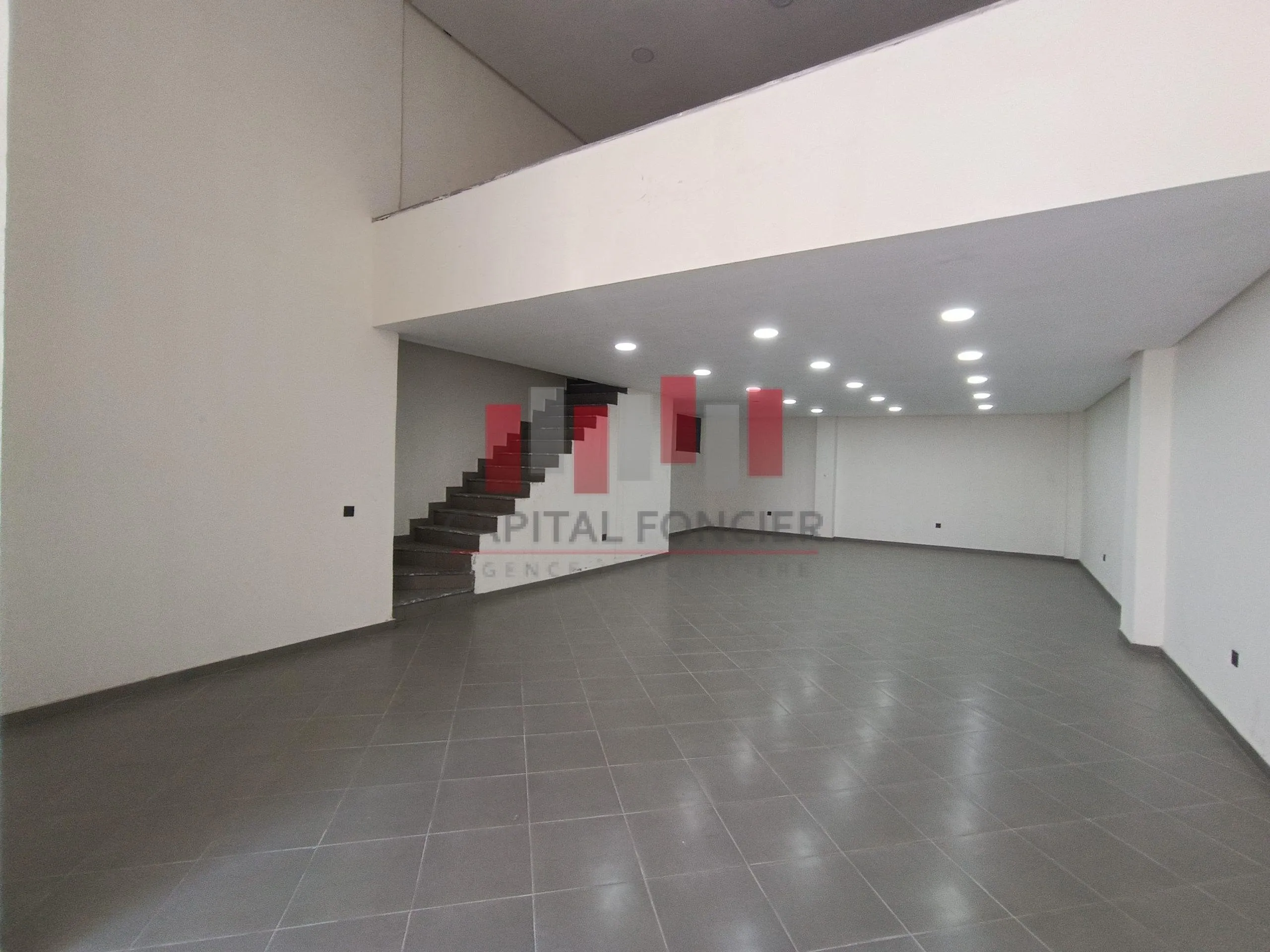 Bel emplacement / Magasin premium de 170m2 à la location Taddart - الدار البيضاء (2)