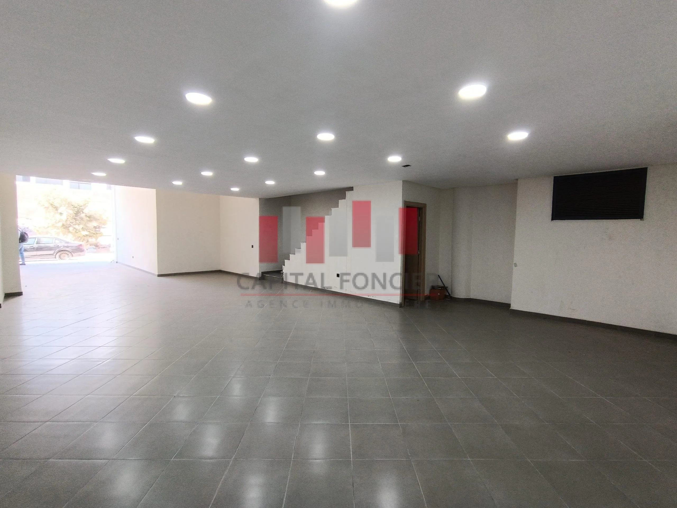 Bel emplacement / Magasin premium de 170m2 à la location Taddart - الدار البيضاء (3)