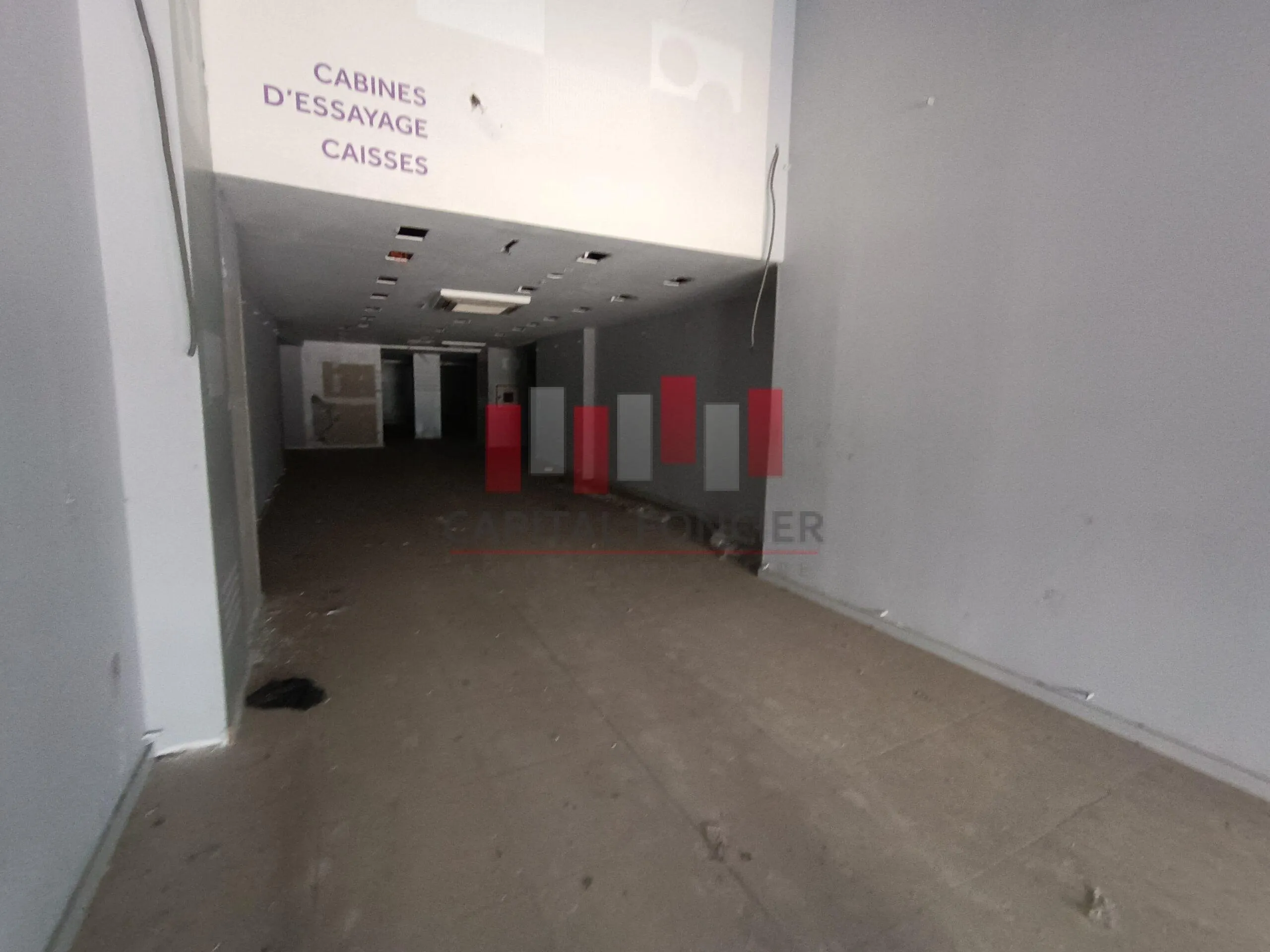 Local commercial de 700m2 à la location en plein Bd Abdelmoumen - الدار البيضاء (2)