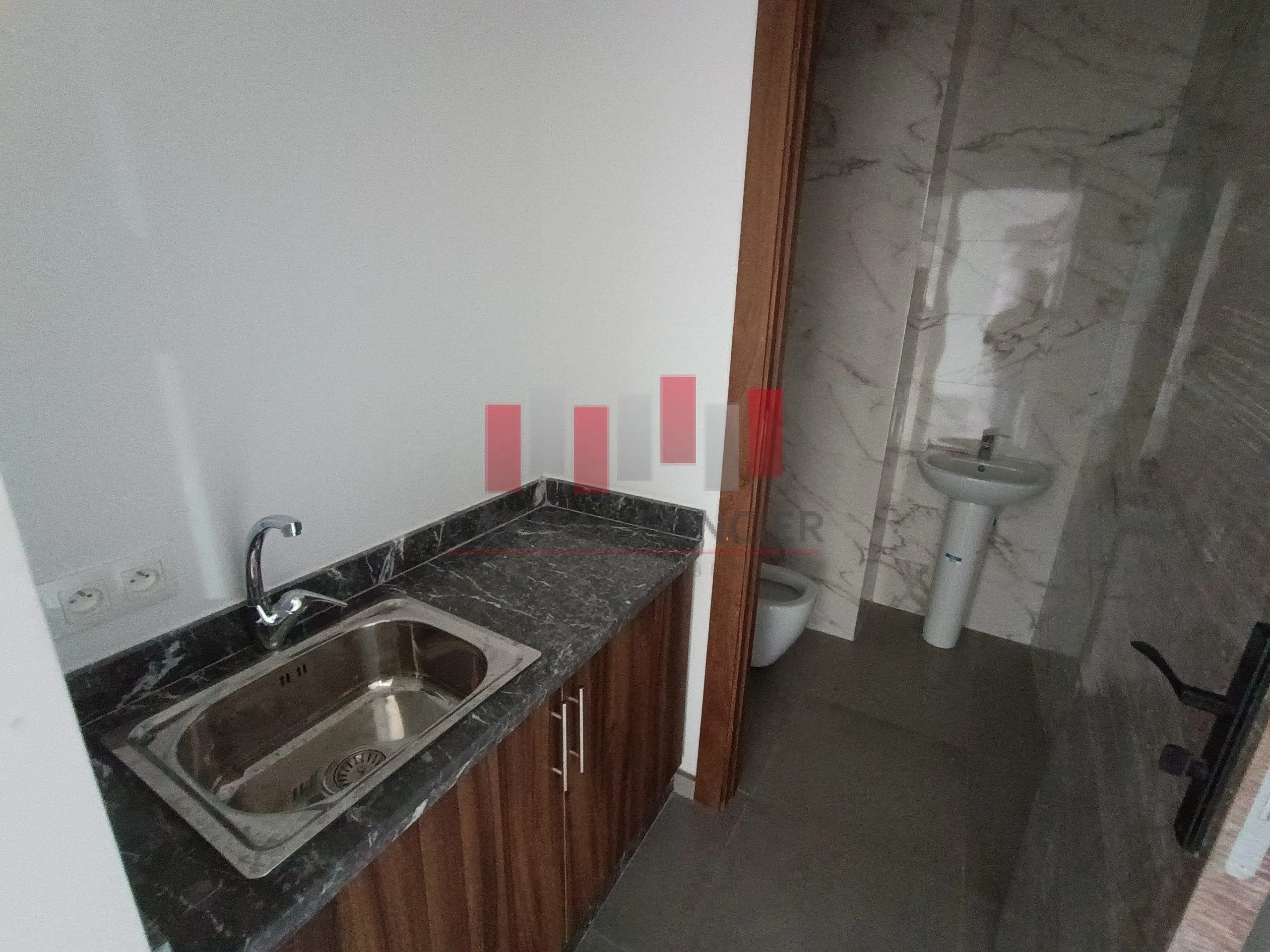 Plateau bureau neuf de 55m2 à la location Bd Mly Ismail - الدار البيضاء (3)