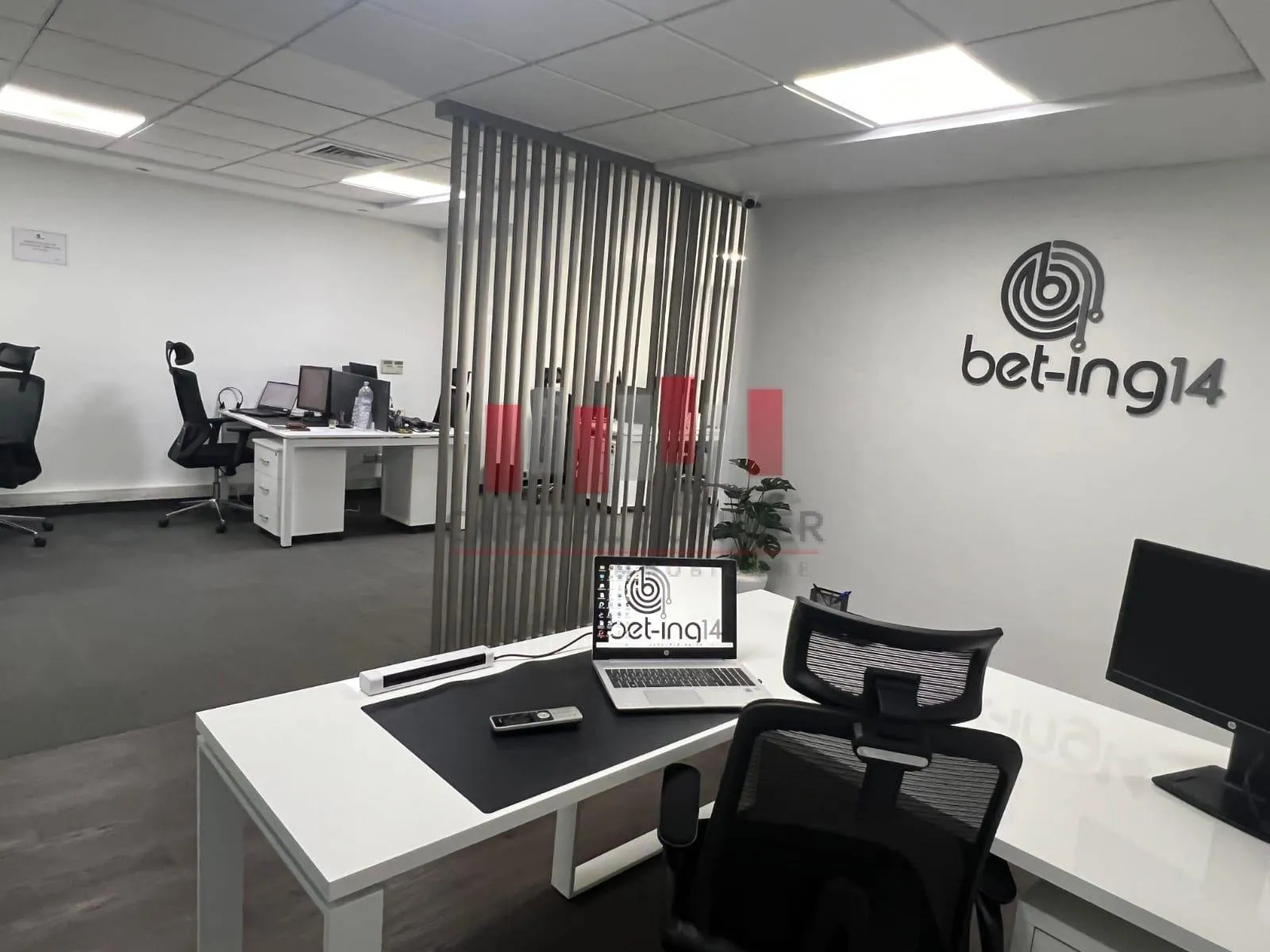 Plateau bureau meublé de 133m2 à la location Palmier - الدار البيضاء (2)