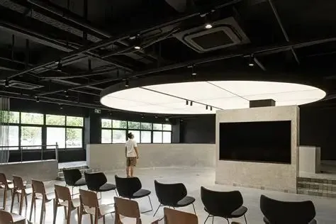 Villa commerciale idéal pour Showroom , salle de sport , clinique en plein quartier CIL de 2.400 m de surface exploitable a la location - الدار البيضاء