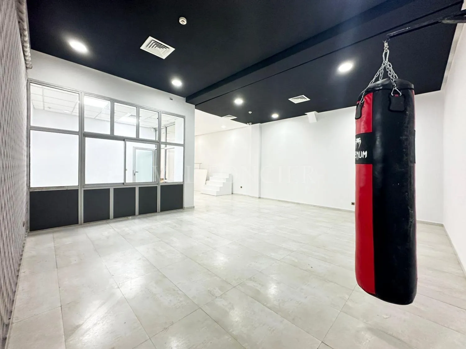Location local commercial 137m2 à Racine, Casablanca - الدار البيضاء (2)
