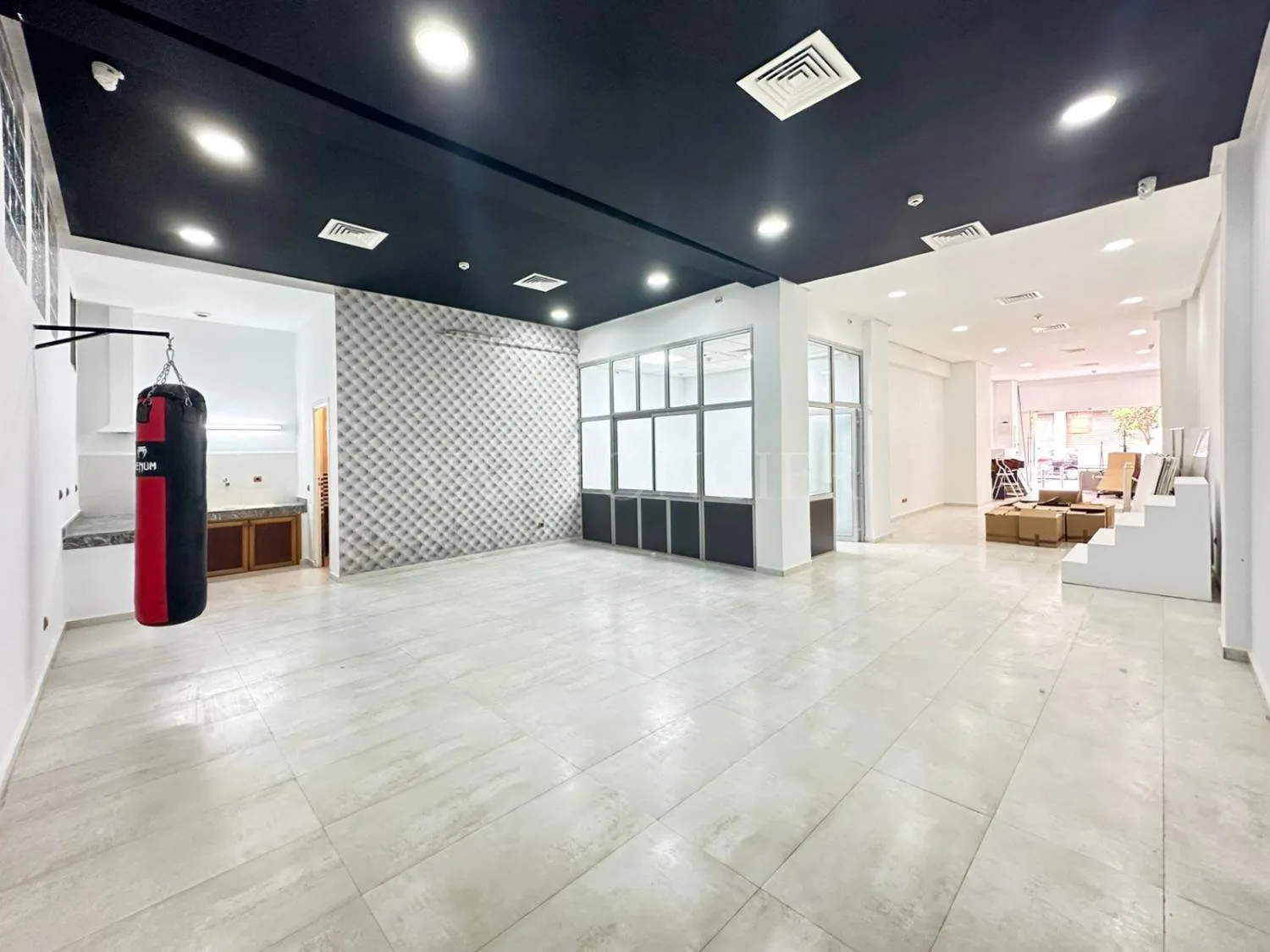 Location local commercial 137m2 à Racine, Casablanca - الدار البيضاء