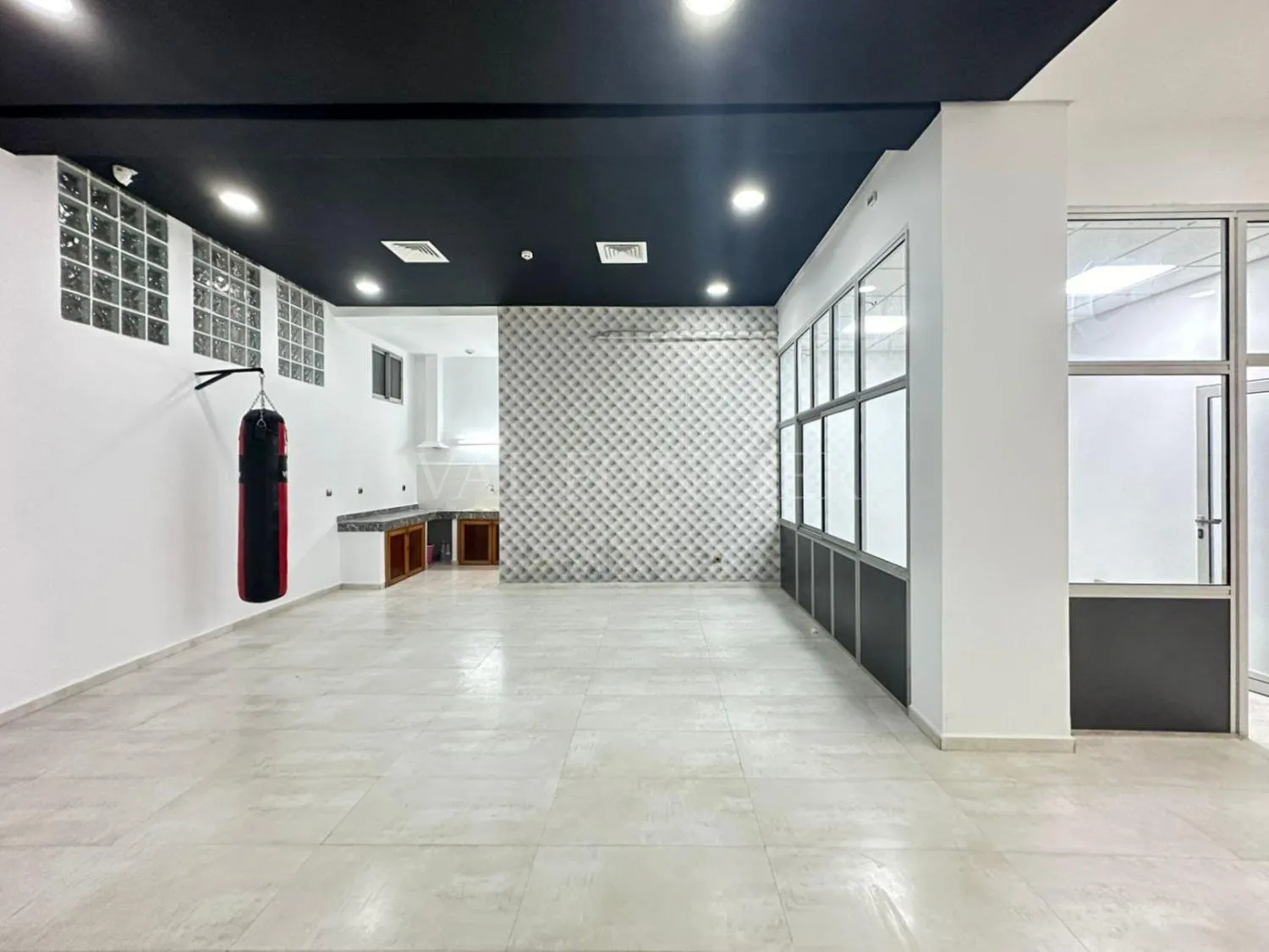 Location local commercial 137m2 à Racine, Casablanca - الدار البيضاء (3)