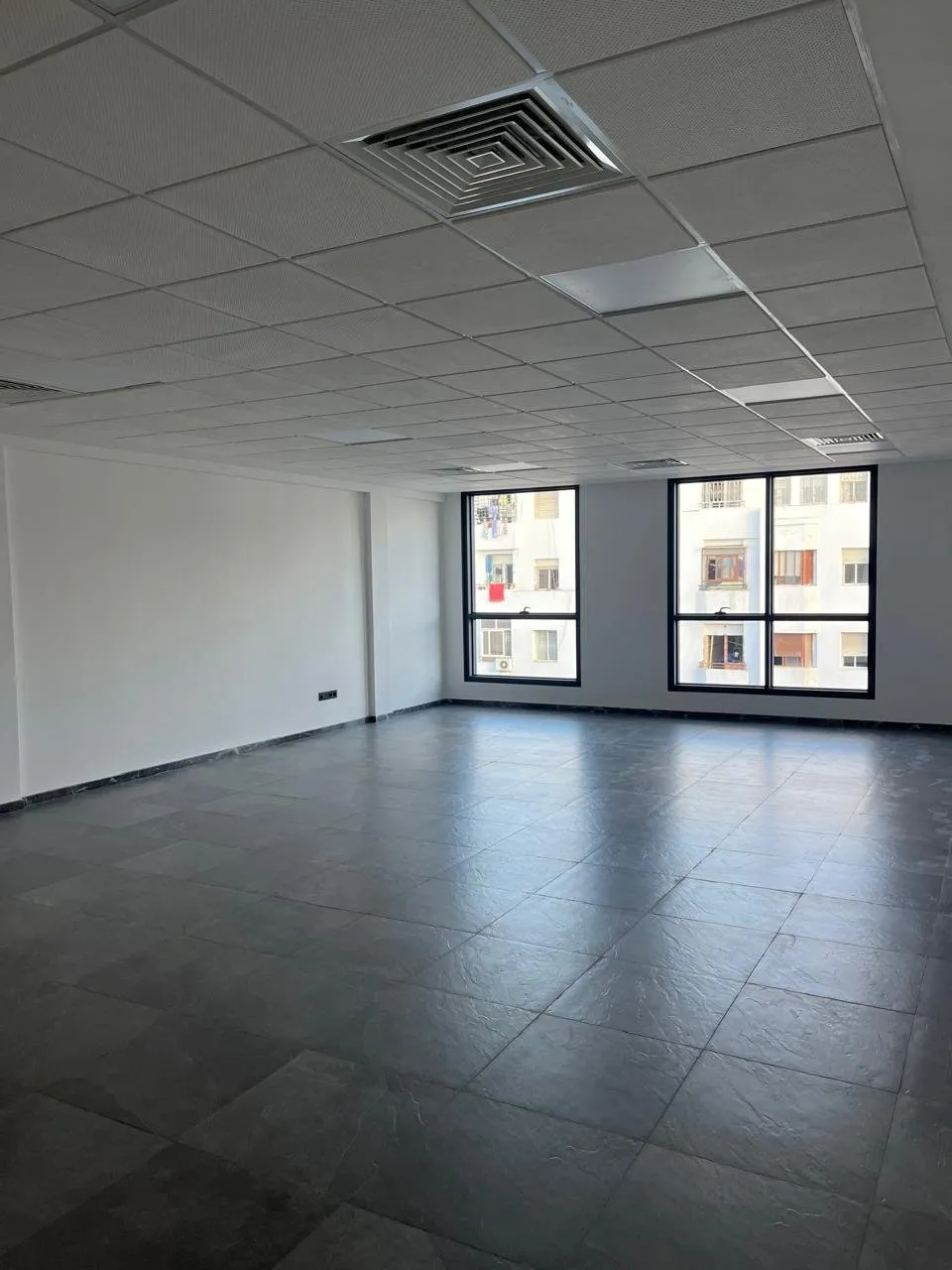 Plateau bureau neuf de 74m2 à la location Sidi Maarouf - الدار البيضاء