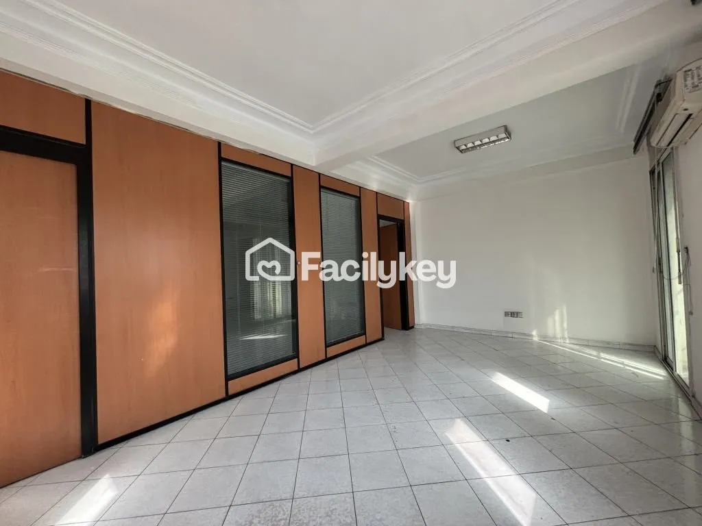 Bureau de 89 m² à Casablanca - الدار البيضاء (2)