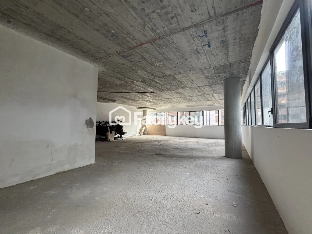 Bureau de 136 m² à Casablanca - الدار البيضاء (2)