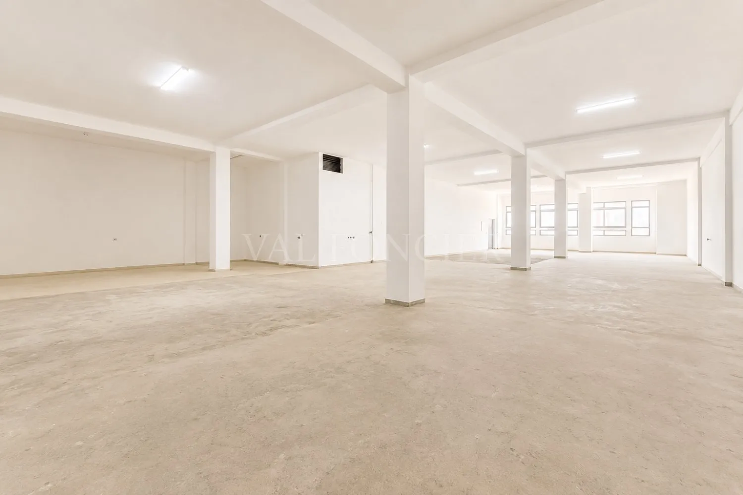 Location bâtiment industriel  2600m2 ZI Sidi Maarouf, Casablanca - الدار البيضاء (2)