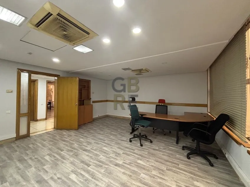 Plateau bureaux spacieux avec ascenseur à Hay Riad en location - الرباط (3)