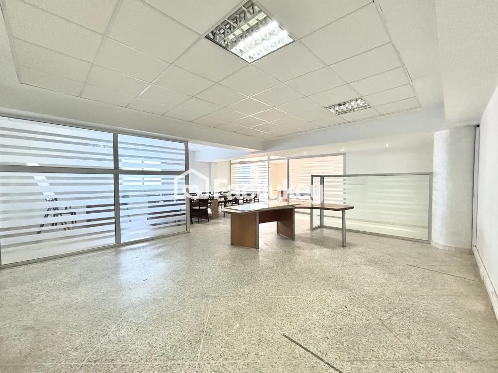 Bureau de 120 m² à Casablanca - الدار البيضاء (2)