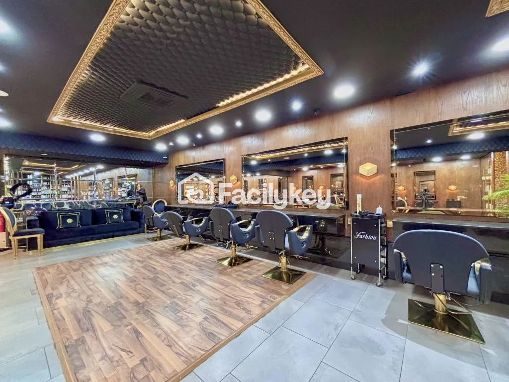 Local commercial de 400 m² à Casablanca - الدار البيضاء (4)